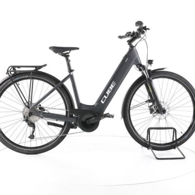 Cube Touring Hybrid ONE Trekking E-Bike Tiefeinsteiger 2023