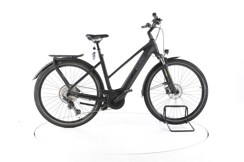 Cube Touring Hybrid Pro Trekking E-Bike 2023