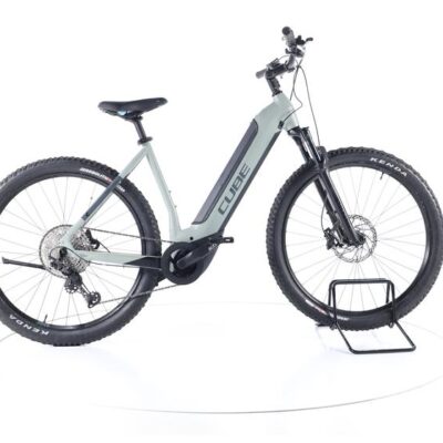 Cube Reaction Hybrid Race Trekking E-Bike Tiefeinsteiger