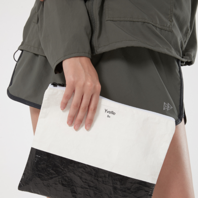 Clutch Sky White/Black